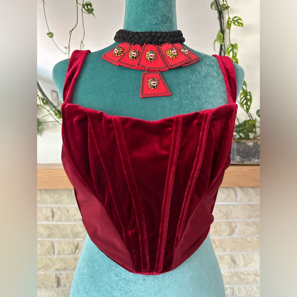 CHARISE WINE VELVET CORSET